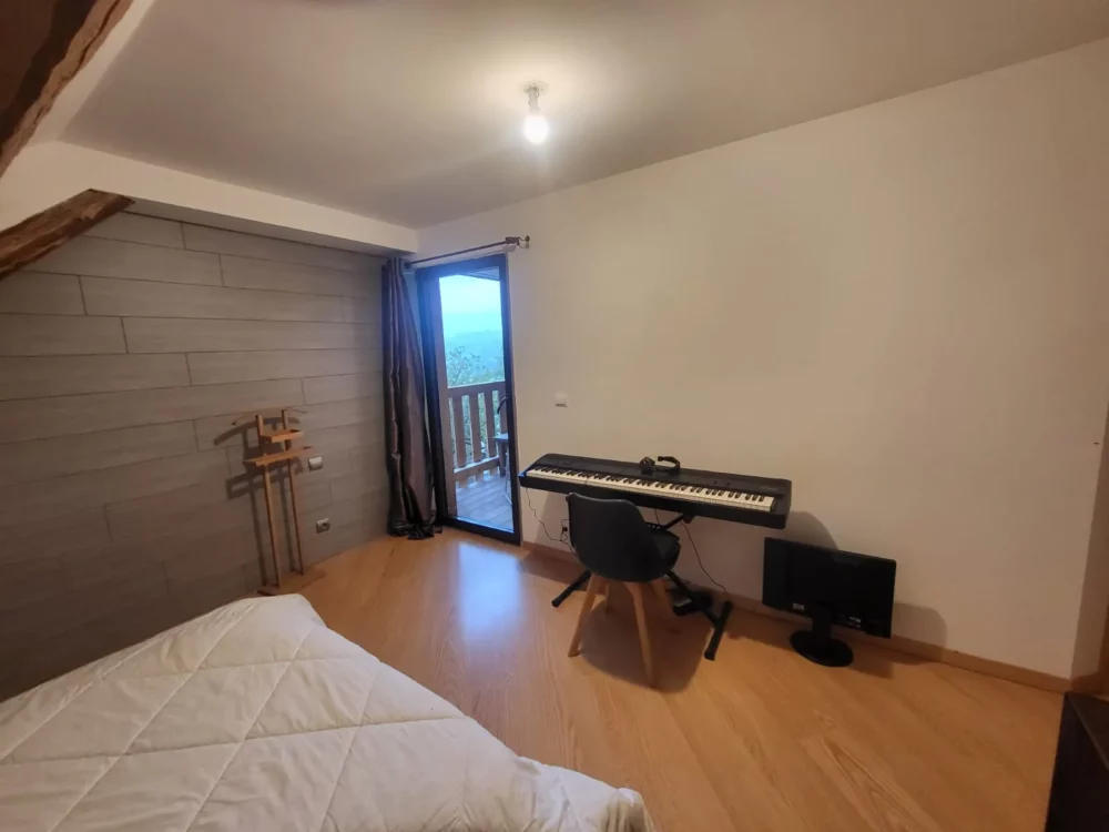 Loft design de 6 pièces à Montagny-les-Lanches chambre 1
