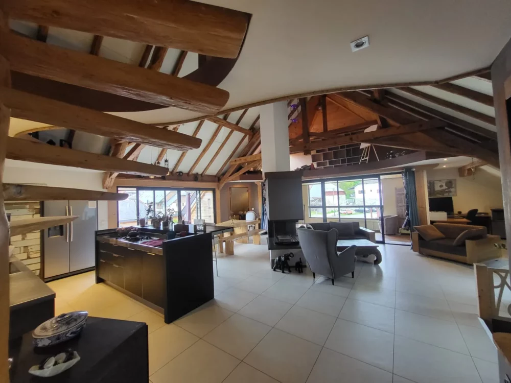 Loft design de 6 pièces à Montagny-les-Lanches salon 2