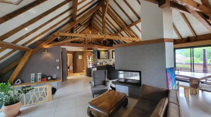 Loft design de 6 pièces à Montagny-les-Lanches salon